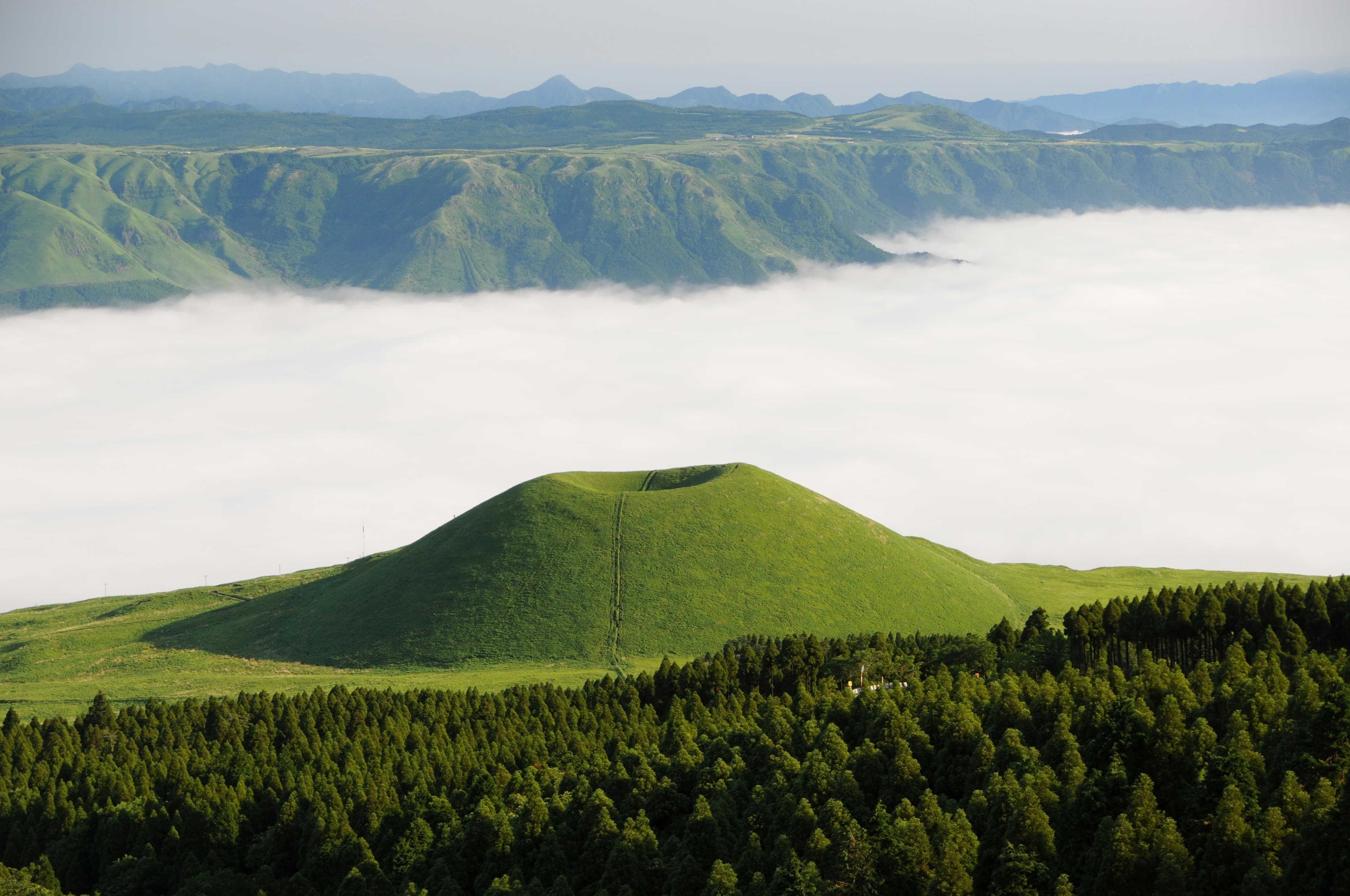 Komezuka and the Aso caldera above a morning sea of clouds, Kumamoto